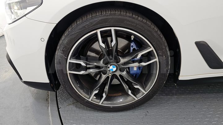 BMW 5 Series 2017 — 5