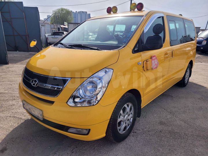 Hyundai Starex 2013 — 2