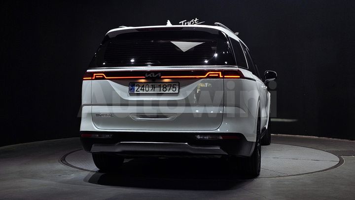 Kia Carnival 2023 — 4