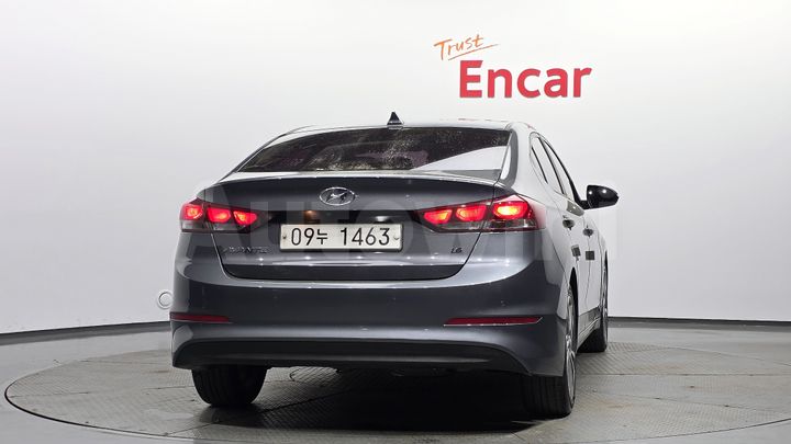 Hyundai Avante 2018 — 4