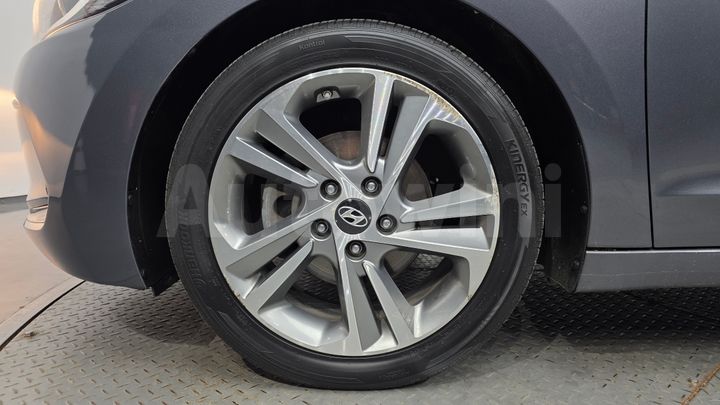 Hyundai Avante 2018 — 5