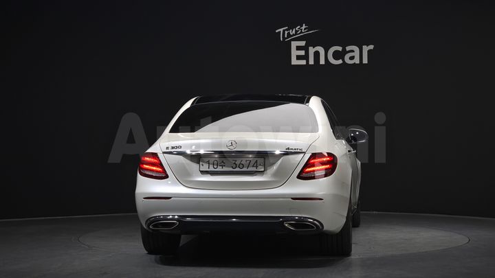 Mercedes-Benz E Class 2017 — 4