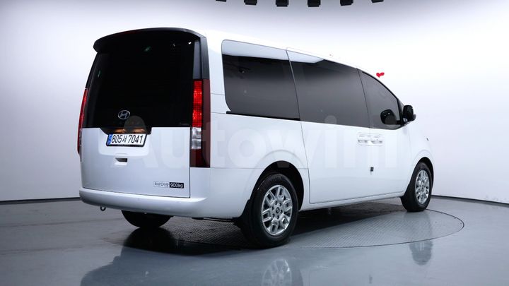 Hyundai Staria 2025 — 2