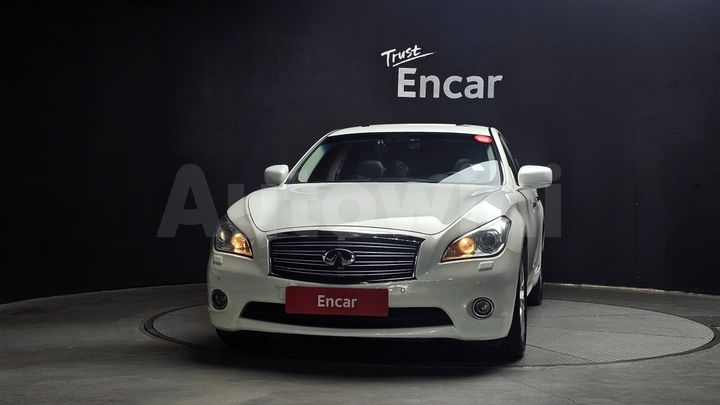Infiniti M 2011 — 3