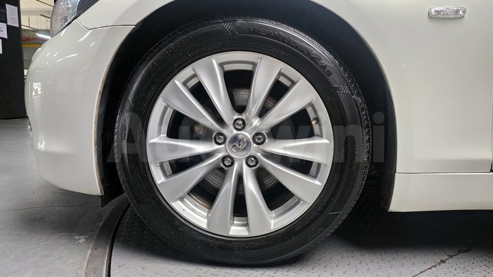 Infiniti M 2011 — 5