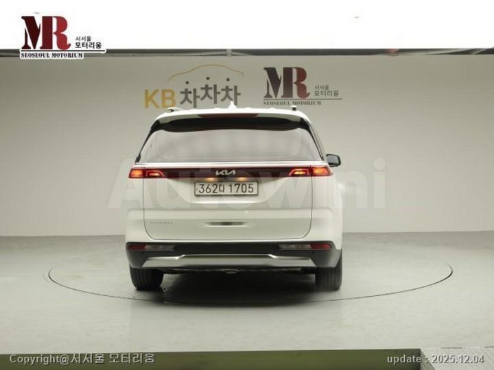 Kia Carnival 2023 — 3