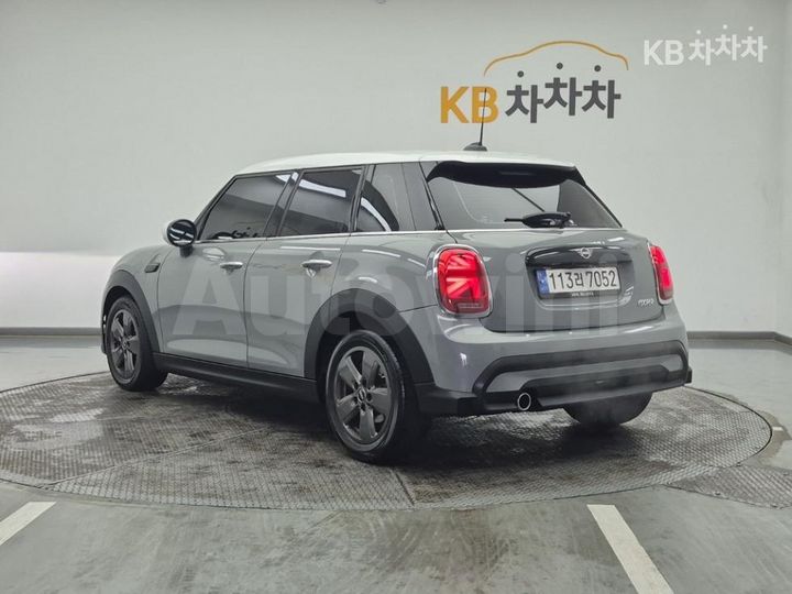 Mini Cooper 2023 — 3