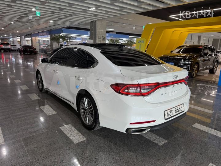 Hyundai Grandeur 2018 — 3