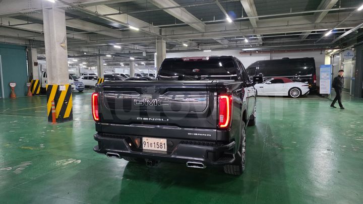 GMC Sierra 2023 — 4