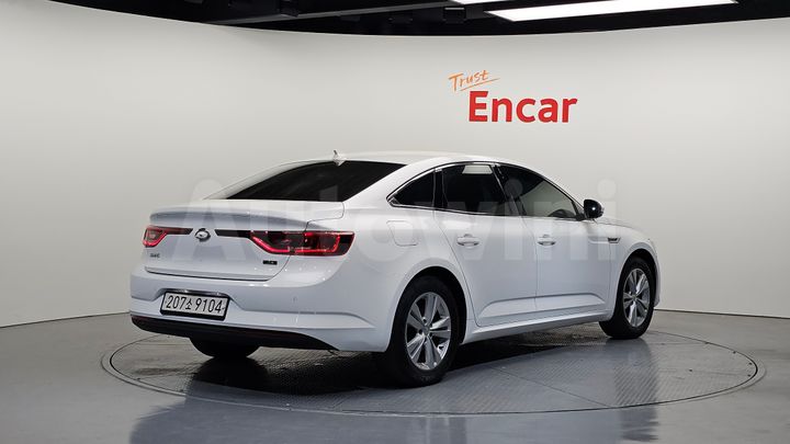 Renault SM6