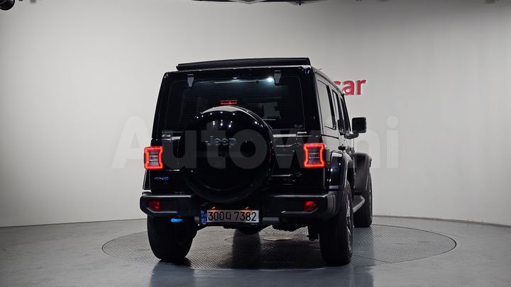 Jeep Wrangler 2022 — 4