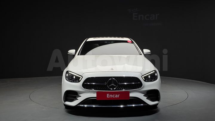 Mercedes Benz E Class 2023 — 3