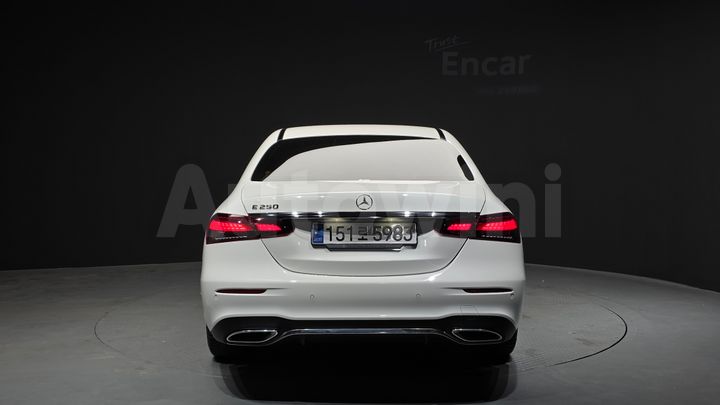 Mercedes Benz E Class 2023 — 4