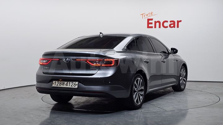 Renault SM6