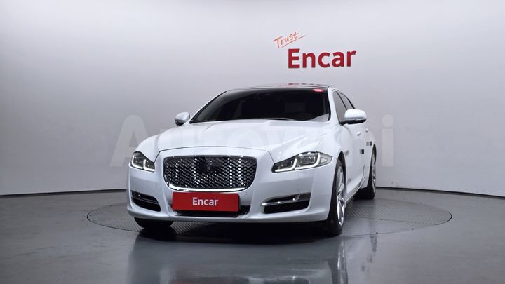 Jaguar XJ 2016 — 3