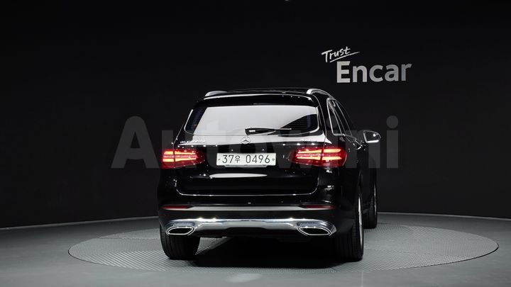 Mercedes Benz GLC Class 2017 — 4