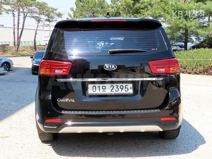 Kia Carnival 2019 — 4