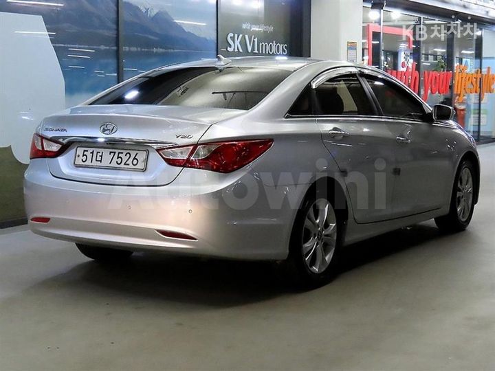 Hyundai Sonata 2011 — 4