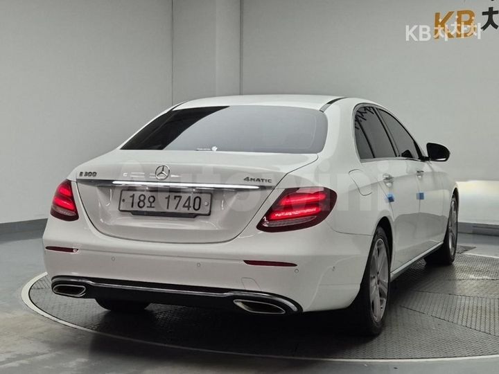 Mercedes-Benz E Class 2017 — 3