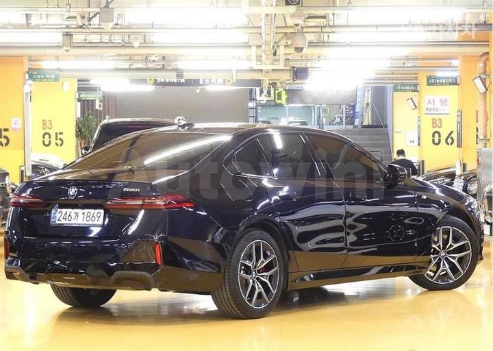 BMW 5 Series 2025 — 3