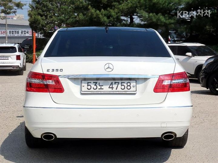 Mercedes-Benz E Class 2010 — 4