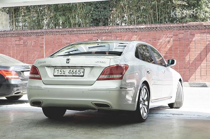 Hyundai Equus 2012 — 3