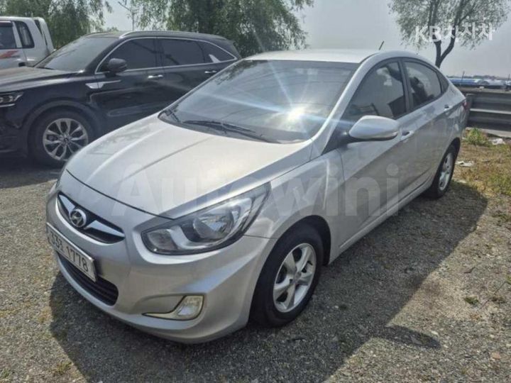 Hyundai Accent 2011 — 2