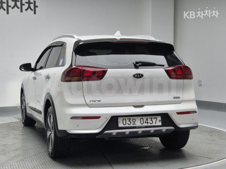 Kia Niro 2017 — 2