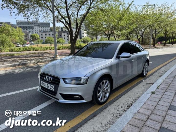 Audi A4 2013 — 2