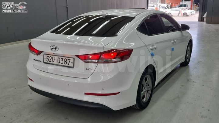 Hyundai Avante 2016 — 2