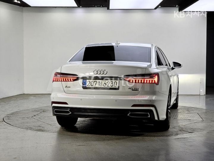 Audi A6 2022 WAUZZZF25NN043668 — 3