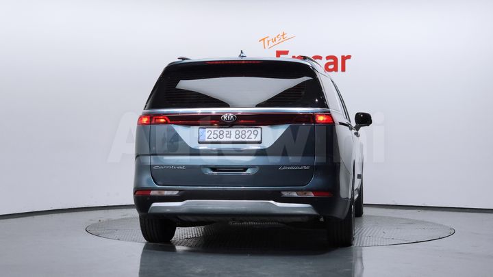 Kia Carnival 2021 — 4