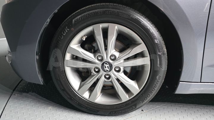 Hyundai Avante 2018 — 5