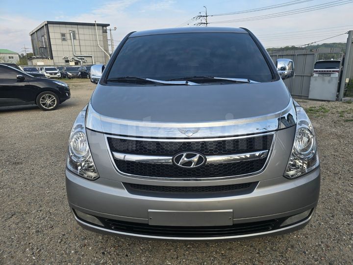 Hyundai Starex 2011 — 2