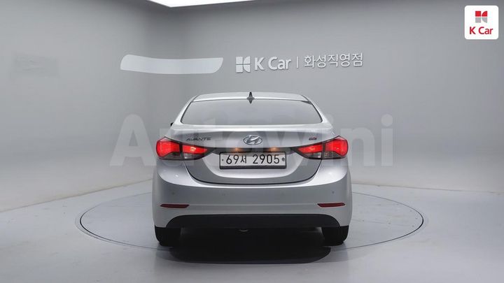 Hyundai Avante 2015 — 5