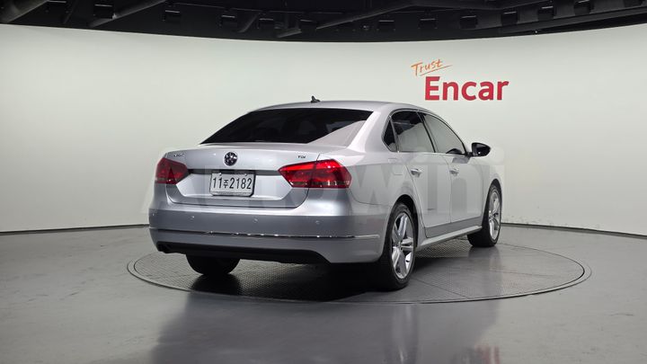 Volkswagen Passat 2015 — 2