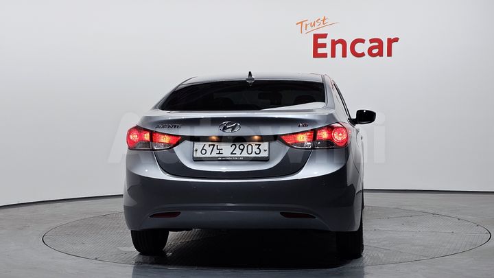 Hyundai Avante 2013 — 4