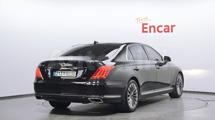 Genesis EQ900 2018 — 2