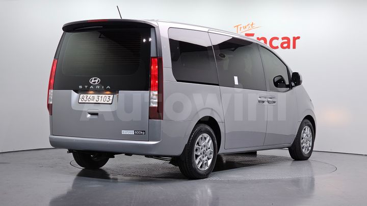 Hyundai Staria 2025 — 2