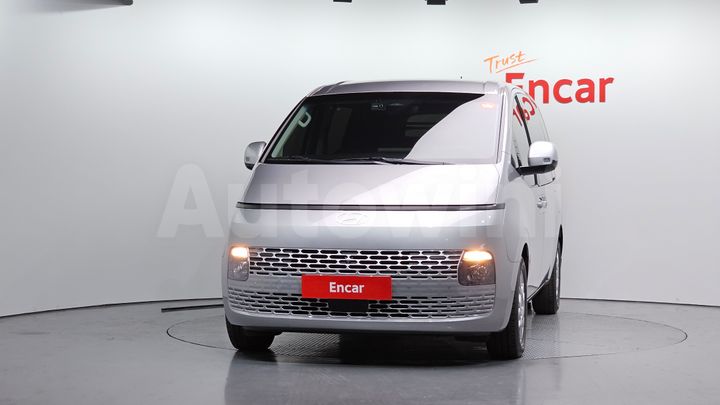 Hyundai Staria 2025 — 3