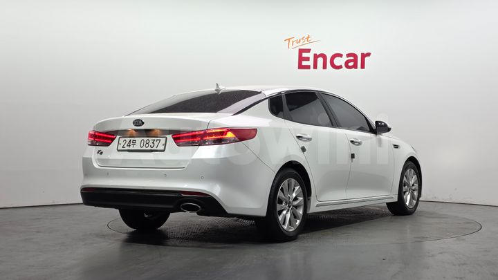 Kia K5 2016 — 2