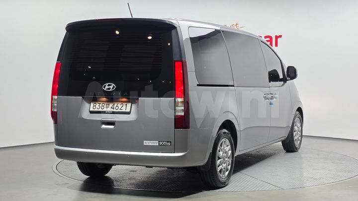 Hyundai Staria 2025 — 2