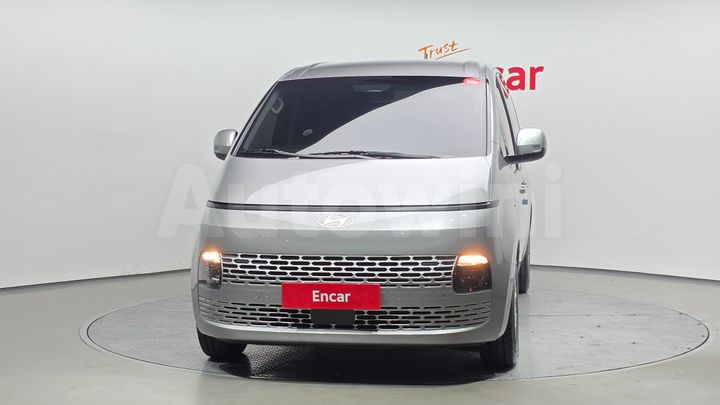 Hyundai Staria 2025 — 3