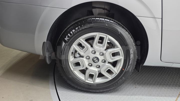 Hyundai Staria 2025 — 5
