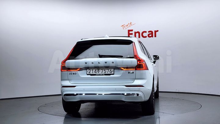 Volvo XC60 2024 — 3