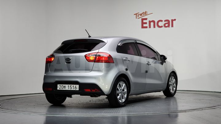 Kia Pride 2014 — 2