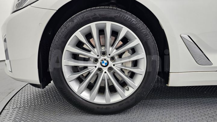 BMW 5 Series 2022 — 5