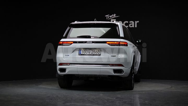Jeep Cherokee 2023 — 4