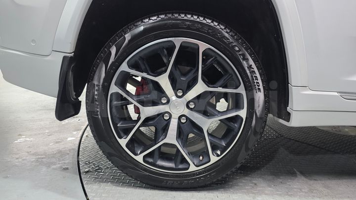 Jeep Cherokee 2023 — 5