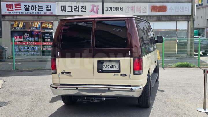Ford E Series 2012 — 4